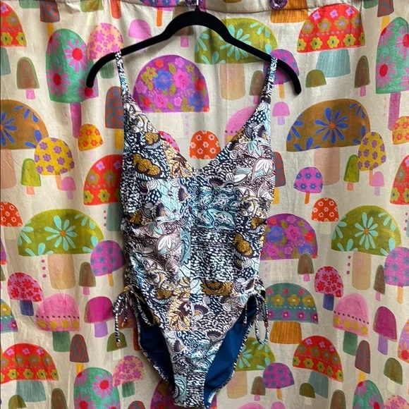 Bar III For Macys Swimsuit. Large. NWT - Picture 1 of 14